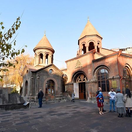Hotel In Center Of Ереван Екстериор снимка